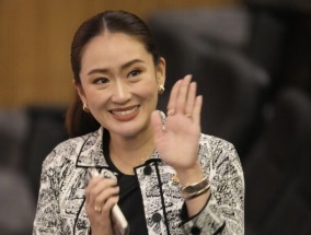 泰国议会将选举新总理，他信的女儿很可能被提名