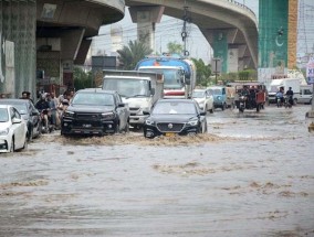 卡拉奇面临持续降雨，该市准备迎接更多阵雨