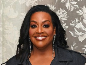 艾莉森·哈蒙德(Alison Hammond)在GBBO上透露了令人惊讶的幕后角色，她“终于感到自在了”